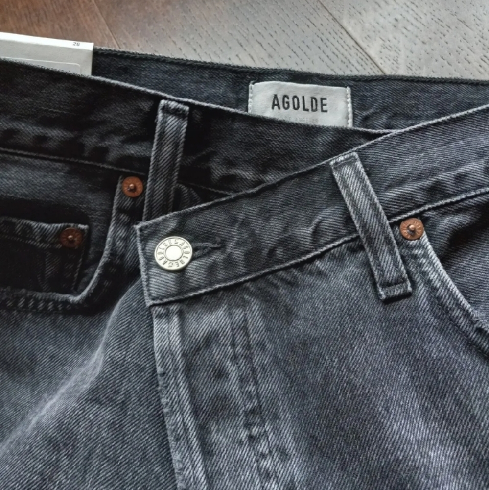 Just bought, but too big on me. Brand New Agolde Criss Cross Denim Shorts!